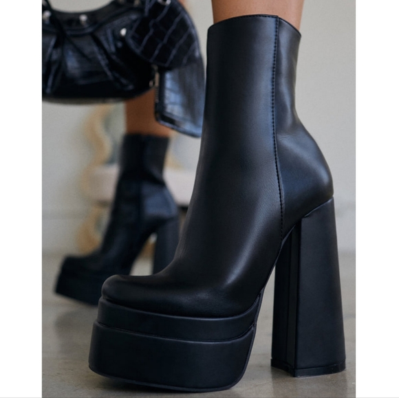 Dolls Kill Shoes - 𝙁𝙐𝙇𝙇𝙔 𝙍𝙀𝙎𝙏𝙊𝘾𝙆𝙀𝘿🖤🎥𝑽𝒆𝒓𝒔𝒂𝒄𝒆 𝑴𝒖𝒔𝒆 𝑩𝒐𝒐𝒕 - BLACK